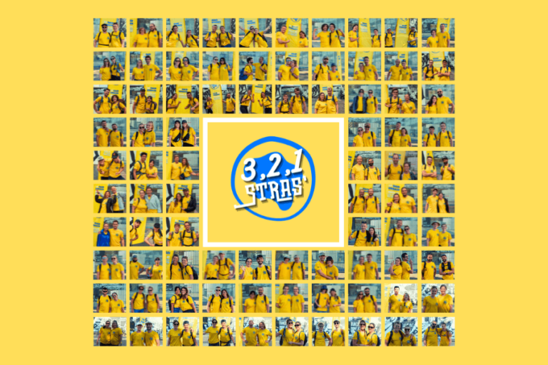 Mosaïque de participants en tenue jaune lors de la première édition de 3,2,1 Stras 2022, un événement urbain mêlant défis, aventure et cohésion d’équipe.